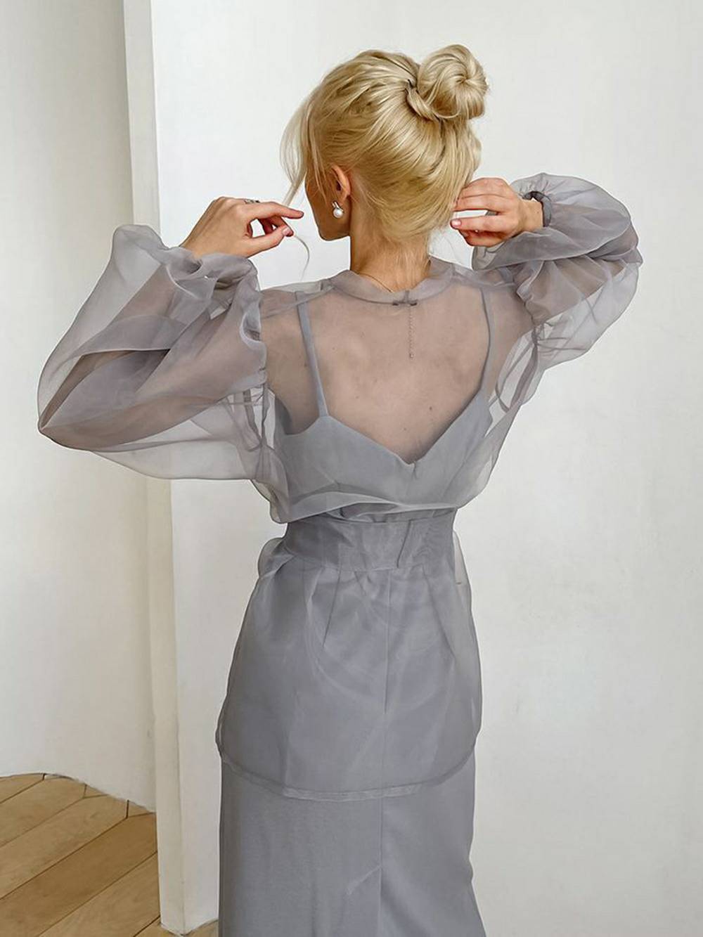 Sheer V Neck Puff Sleeve Bow Blouse